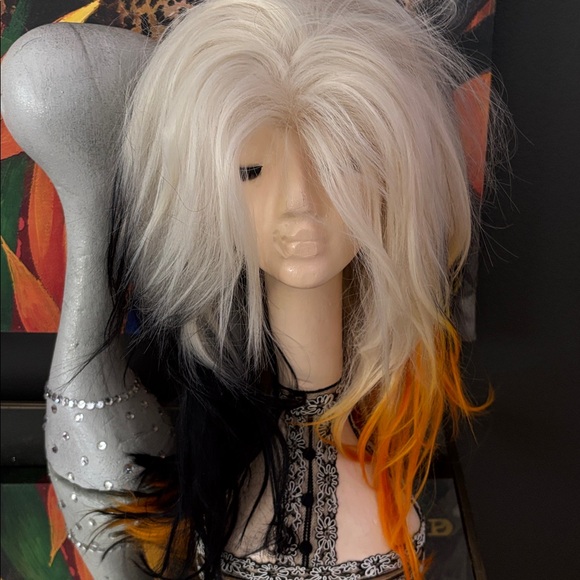 2 Wigs - Picture 11 of 11